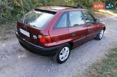Хэтчбек Opel Astra 1993 в 
