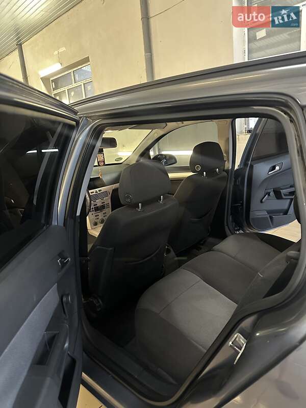 Універсал Opel Astra 2007 в Коломиї