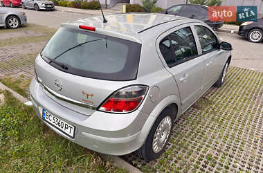 Хэтчбек Opel Astra 2008 в 