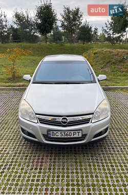 Хэтчбек Opel Astra 2008 в 