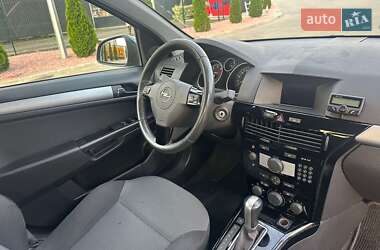 Универсал Opel Astra 2010 в 