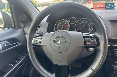Универсал Opel Astra 2010 в 
