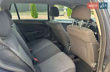 Универсал Opel Astra 2010 в 