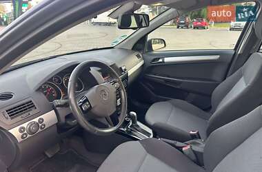 Универсал Opel Astra 2010 в 