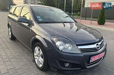 Универсал Opel Astra 2010 в 