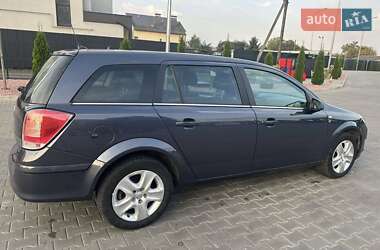Универсал Opel Astra 2010 в 