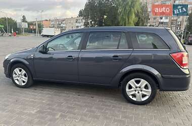 Универсал Opel Astra 2010 в 