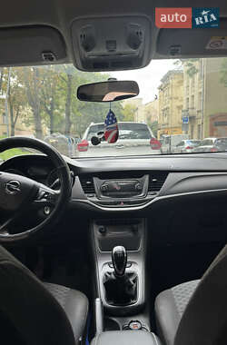 Универсал Opel Astra 2017 в 