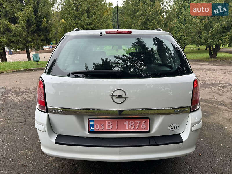 Универсал Opel Astra 2008 в Ровно