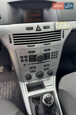 Универсал Opel Astra 2009 в 