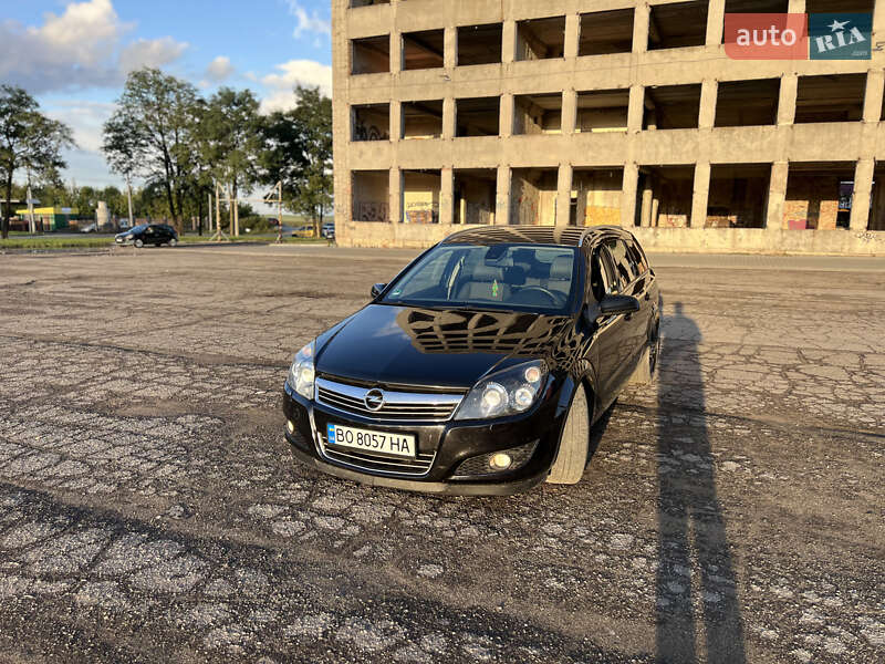 Универсал Opel Astra 2009 в Тернополе