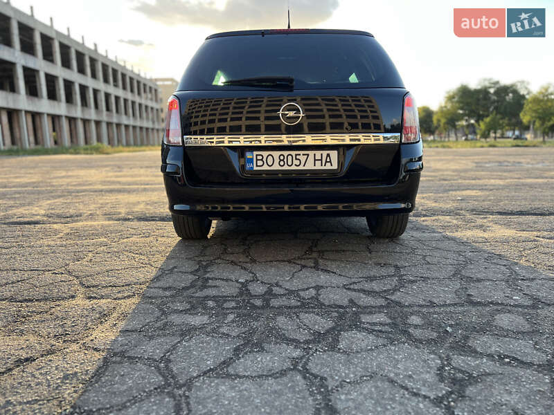 Универсал Opel Astra 2009 в Тернополе