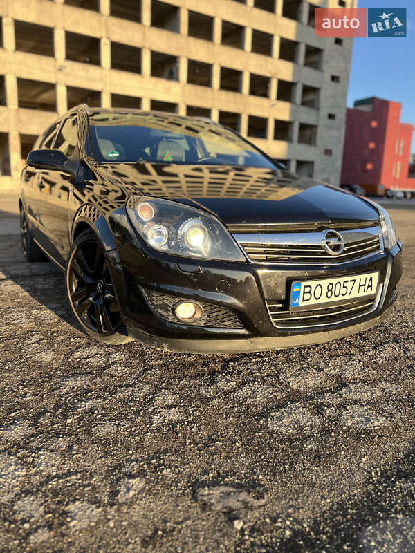 Универсал Opel Astra 2009 в Тернополе