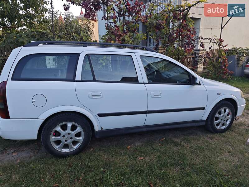 Универсал Opel Astra 2004 в Черновцах