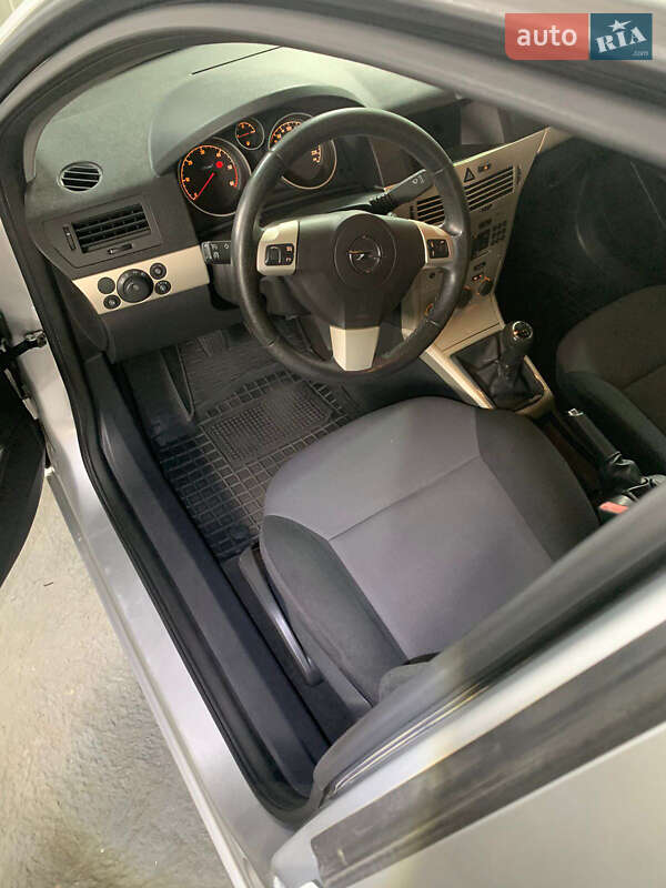 Универсал Opel Astra 2008 в Виннице