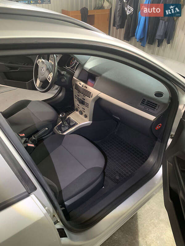 Универсал Opel Astra 2008 в Виннице