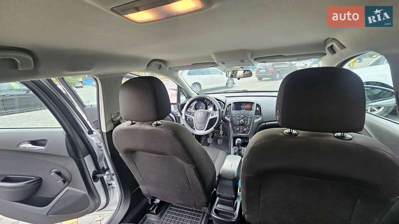 Универсал Opel Astra 2011 в Звягеле