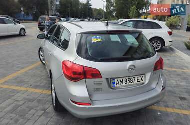 Универсал Opel Astra 2011 в Звягеле