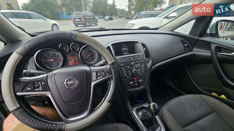 Универсал Opel Astra 2011 в Звягеле