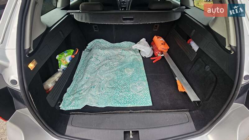 Универсал Opel Astra 2011 в Звягеле