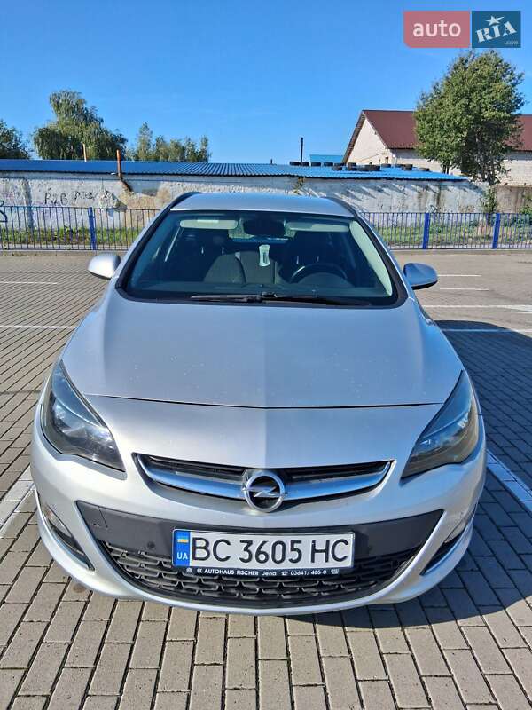Універсал Opel Astra 2013 в Нововолинську