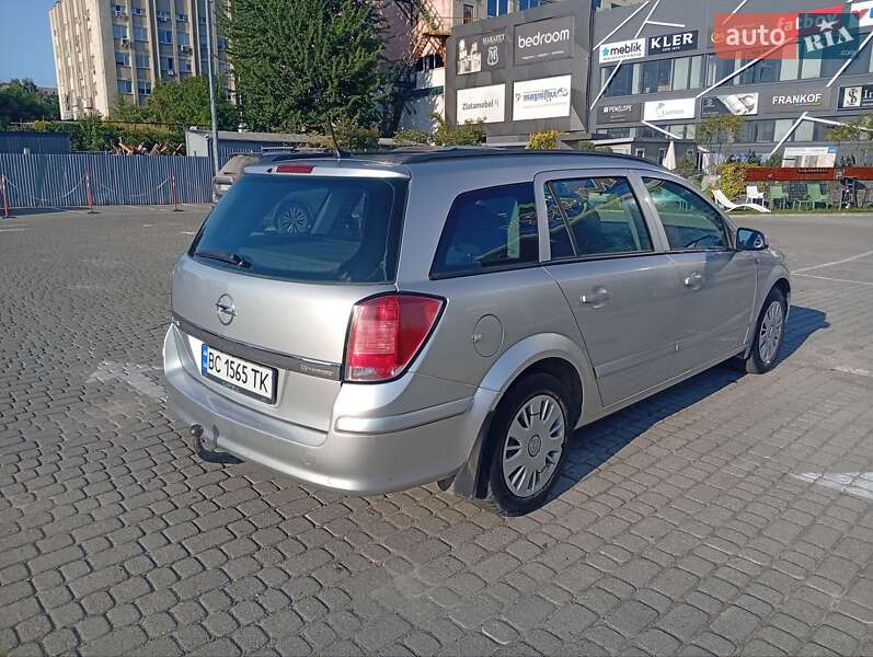 Универсал Opel Astra 2005 в Львове