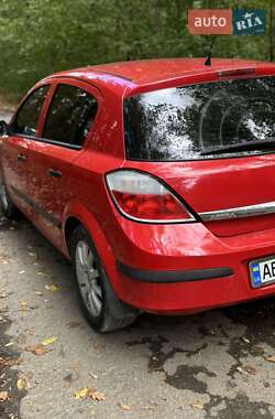 Хэтчбек Opel Astra 2004 в 