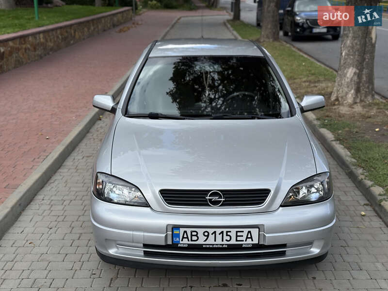 Хэтчбек Opel Astra 2004 в Могилев-Подольске