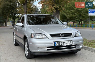 Хэтчбек Opel Astra 2004 в 