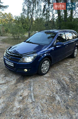 Универсал Opel Astra 2004 в Киеве