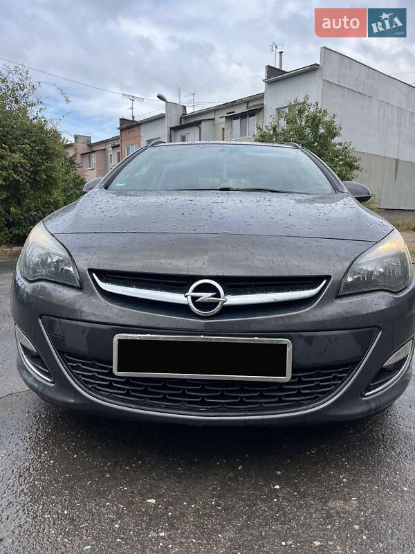 Универсал Opel Astra 2013 в Николаеве