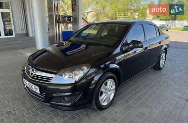 Седан Opel Astra 2013 в 