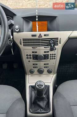 Универсал Opel Astra 2007 в 