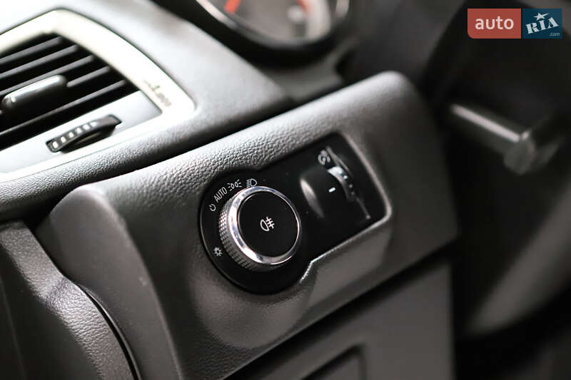 Универсал Opel Astra 2013 в Дрогобыче