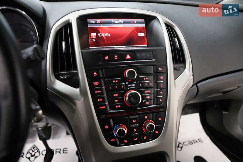 Универсал Opel Astra 2013 в Дрогобыче