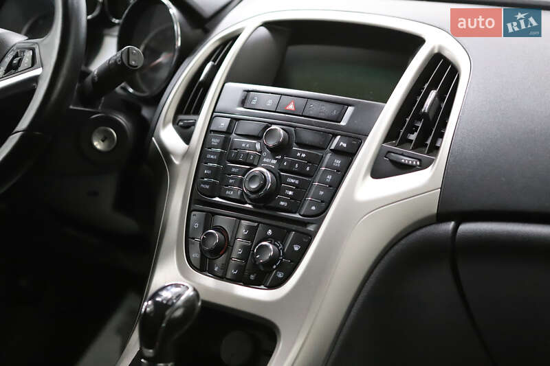 Универсал Opel Astra 2013 в Дрогобыче