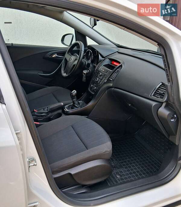Универсал Opel Astra 2011 в Харькове