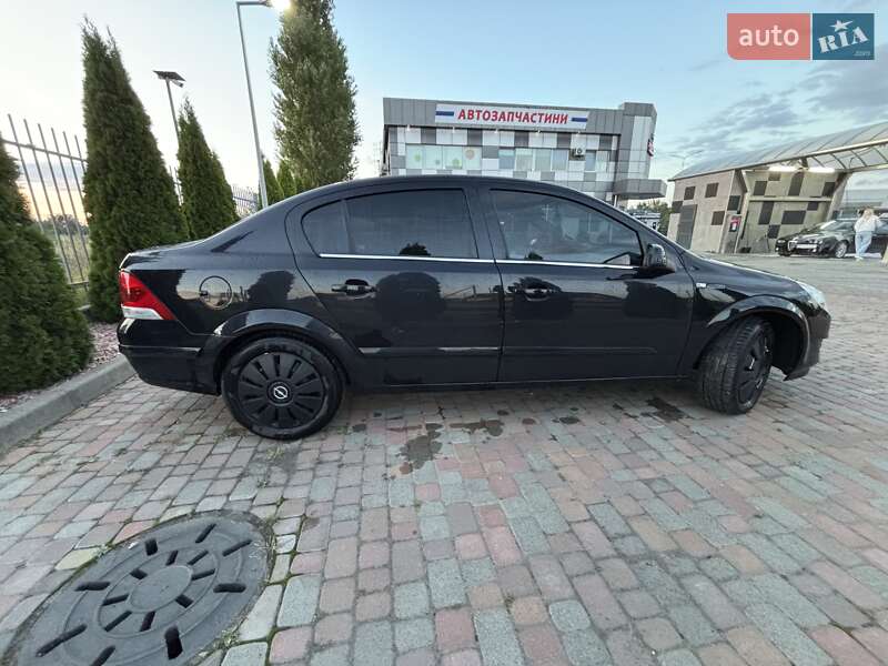 Седан Opel Astra 2009 в Сарнах