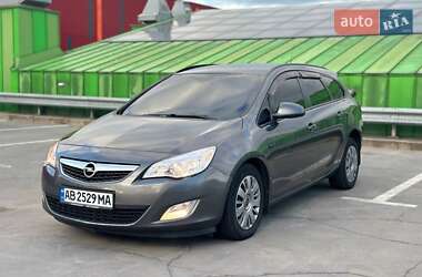 Універсал Opel Astra 2011 в Києві
