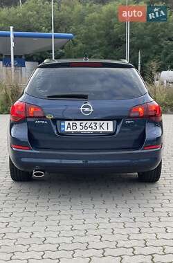 Универсал Opel Astra 2011 в 
