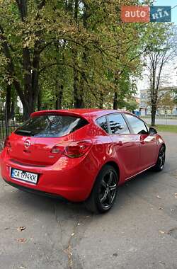 Хэтчбек Opel Astra 2010 в 