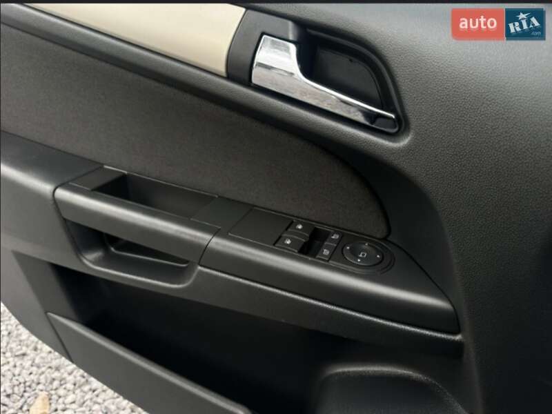 Хэтчбек Opel Astra 2009 в Сарате