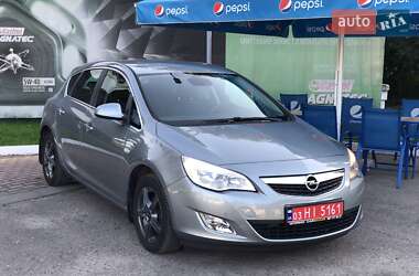 Хэтчбек Opel Astra 2011 в 