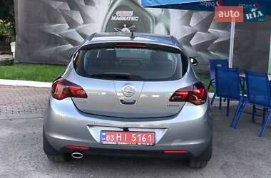 Хэтчбек Opel Astra 2011 в 