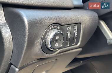 Хэтчбек Opel Astra 2011 в 