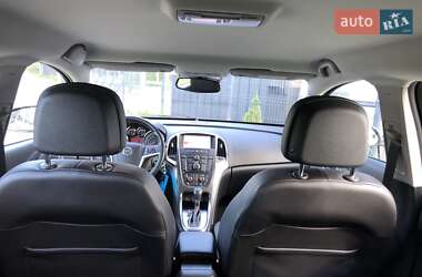 Хэтчбек Opel Astra 2011 в 