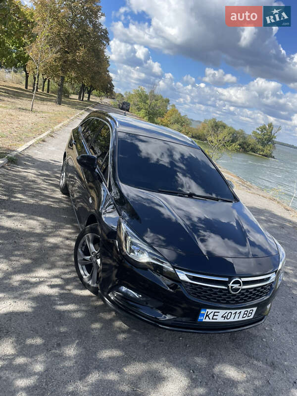 Универсал Opel Astra 2019 в Днепре