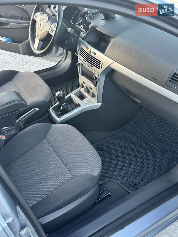 Универсал Opel Astra 2009 в Львове