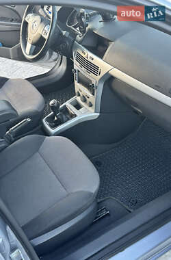 Универсал Opel Astra 2009 в 