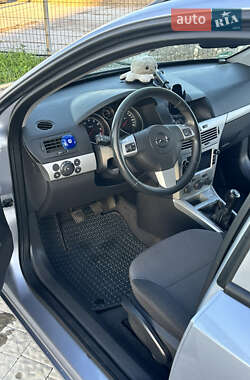 Универсал Opel Astra 2009 в 